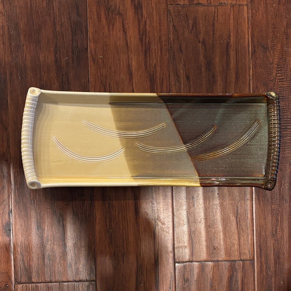 Elegant Three-Tone Art Pottery Tray signed Pam‎ Snyder